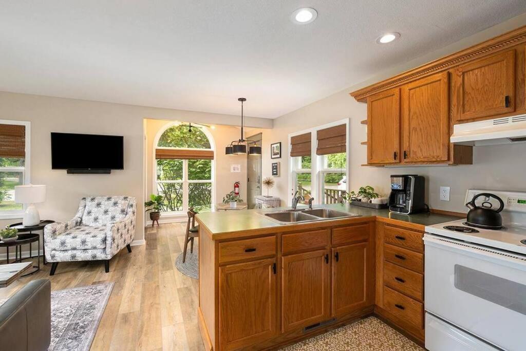 2Min Walk Downtown-Pet Friendly-Offstreet Parking Villa Saugatuck Kültér fotó